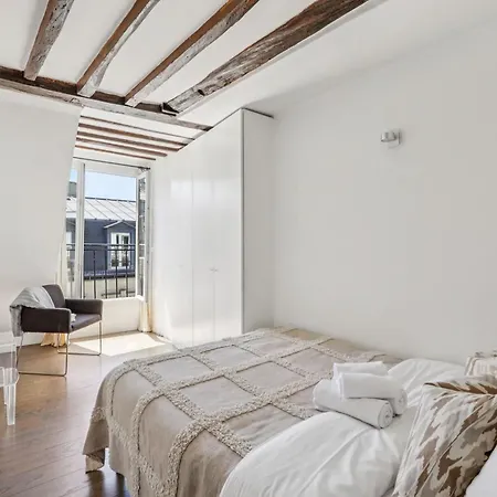 Madeleine & Champs-elysees - 2br - Vacation Apartment Paris